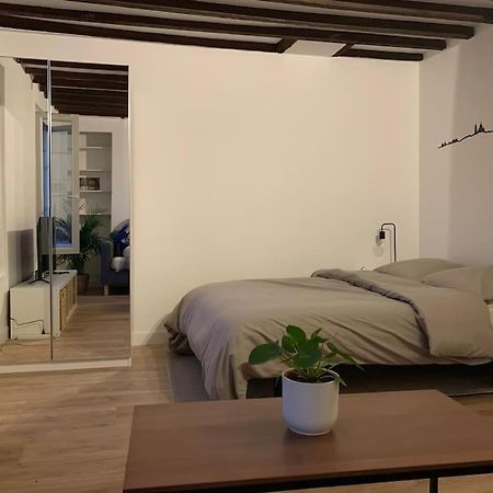 Studio Lumineux, Refait A Neuf, Metro Jourdain Parigi Esterno foto