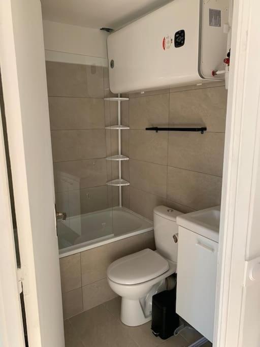 Studio Lumineux, Refait A Neuf, Metro Jourdain Parigi Esterno foto